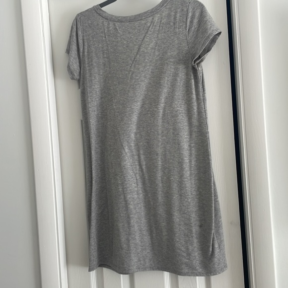 Grey shift dress; short sleeved - Picture 3 of 3